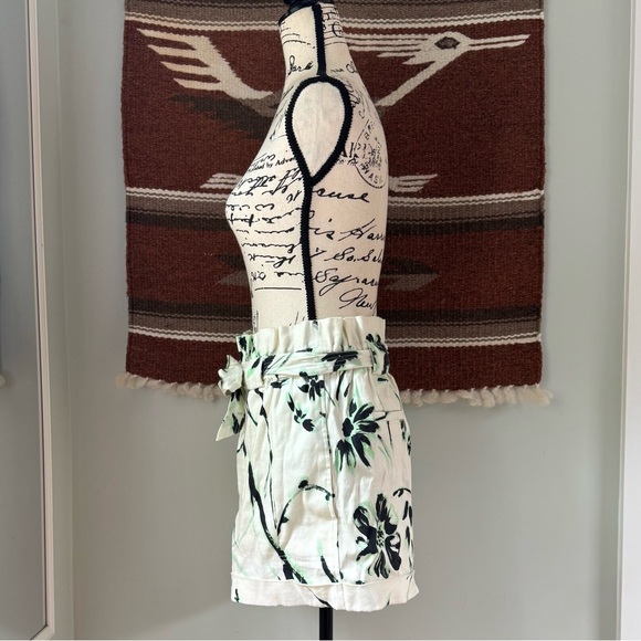 Tanya Taylor Linen Blend Belted Floral Shorts - Picture 3 of 9